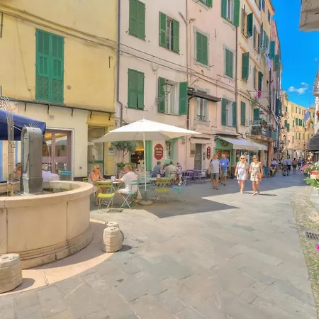 La Perla, Walk To Casino & Old Town - Happy *