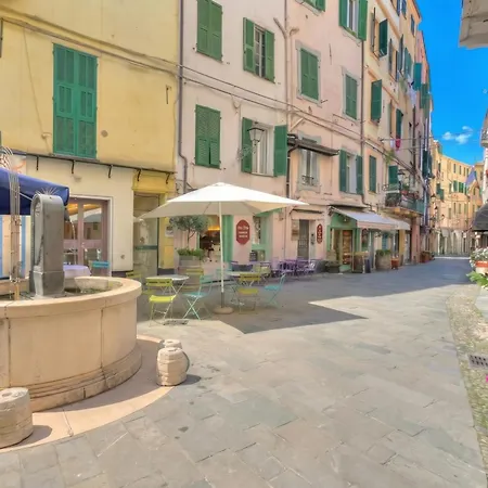 La Perla, Walk To Casino & Old Town - Happy